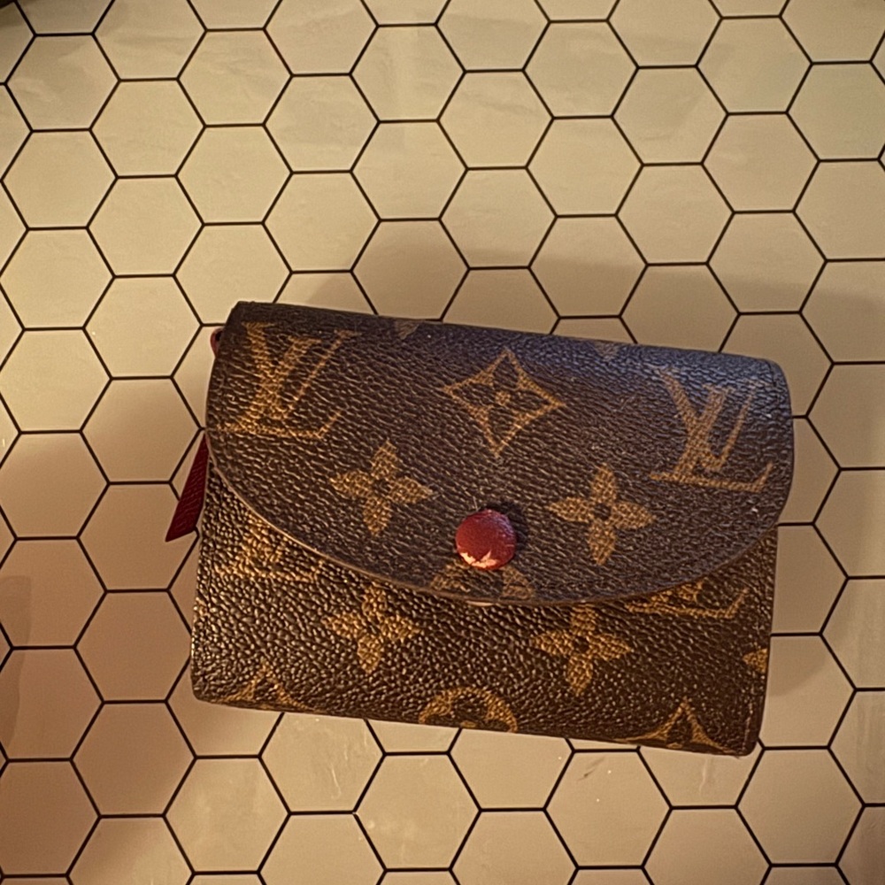 Louis Vuitton wallet limited inside color